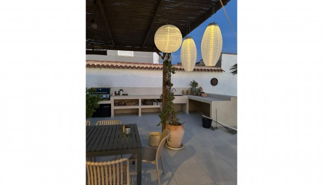 Перепродажа - отдельная вилла - Torrevieja