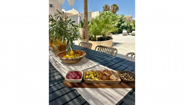 Перепродажа - отдельная вилла - Torrevieja
