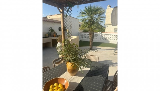 Перепродажа - отдельная вилла - Torrevieja