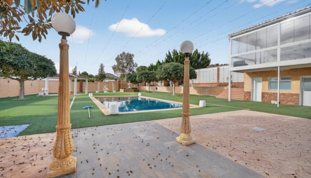 Перепродажа - отдельная вилла - Alicante