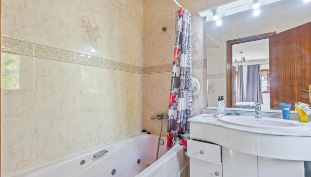 Videresalg - Detached Villa - Orihuela Costa - Villamartín