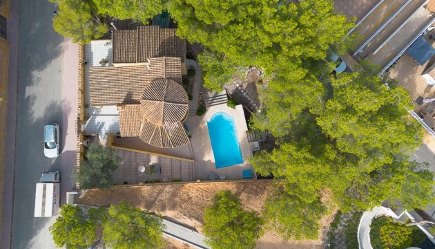 Videresalg - Detached Villa - Orihuela Costa - Villamartín