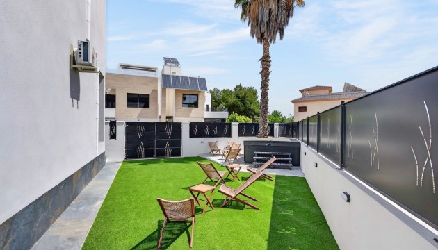 Videresalg - House - Orihuela Costa - Villamartín