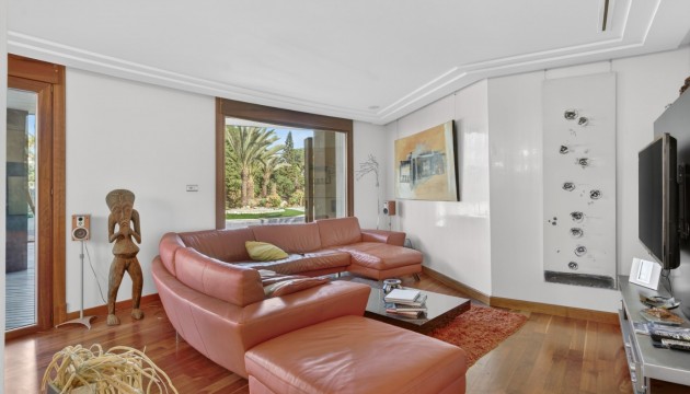Resale - Detached Villa - Elche