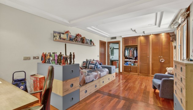 Resale - Detached Villa - Elche