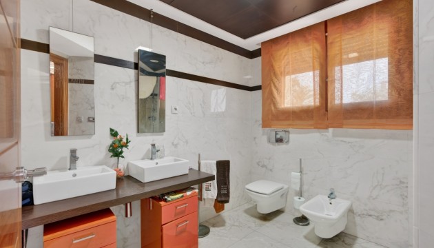 Resale - Detached Villa - Elche