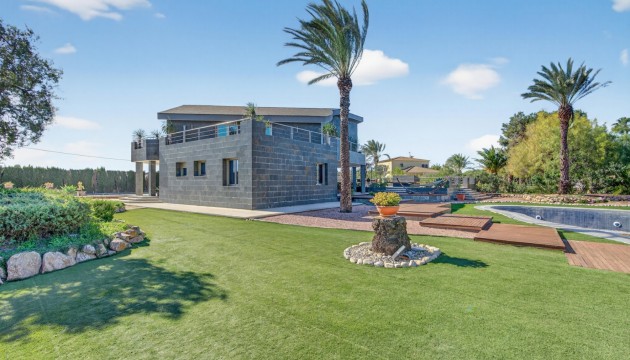 Resale - Detached Villa - Elche