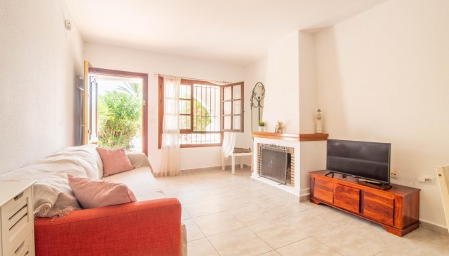 Resale - Bungalow - Torrevieja - Nueva Torrevieja - Aguas Nuevas