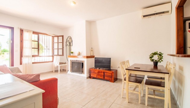 Resale - Bungalow - Torrevieja - Nueva Torrevieja - Aguas Nuevas