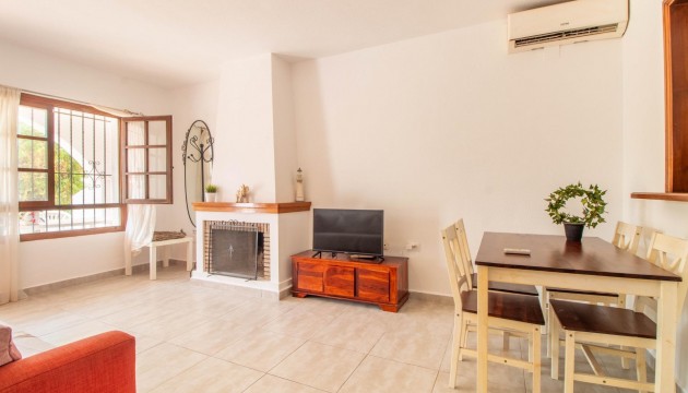 Resale - Bungalow - Torrevieja - Nueva Torrevieja - Aguas Nuevas