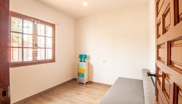 Resale - Bungalow - Torrevieja - Nueva Torrevieja - Aguas Nuevas