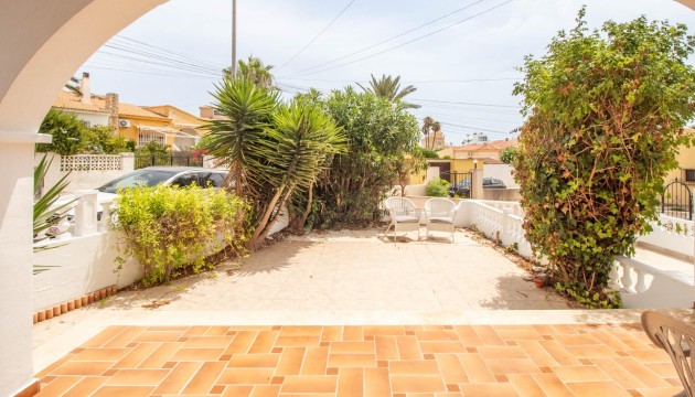 Resale - Bungalow - Torrevieja - Nueva Torrevieja - Aguas Nuevas