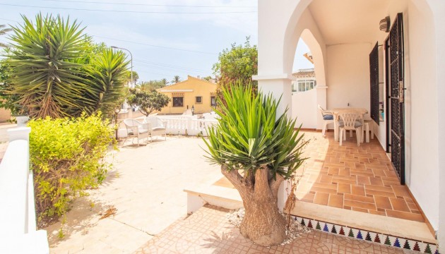 Resale - Bungalow - Torrevieja - Nueva Torrevieja - Aguas Nuevas