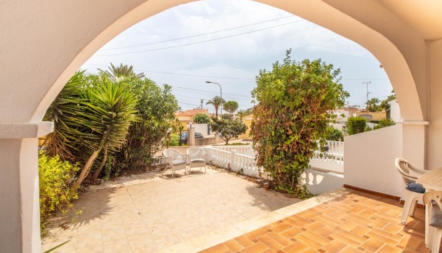 Resale - Bungalow - Torrevieja - Nueva Torrevieja - Aguas Nuevas