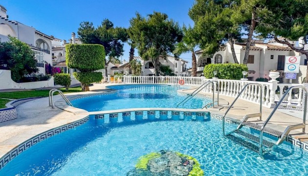 Resale - Bungalow - Torrevieja - Nueva Torrevieja - Aguas Nuevas