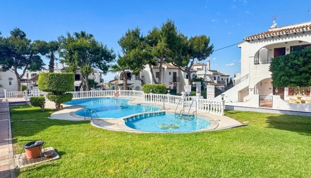 Resale - Bungalow - Torrevieja - Nueva Torrevieja - Aguas Nuevas
