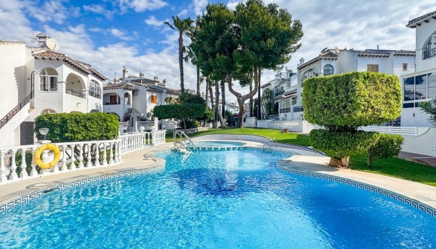 Resale - Bungalow - Torrevieja - Nueva Torrevieja - Aguas Nuevas