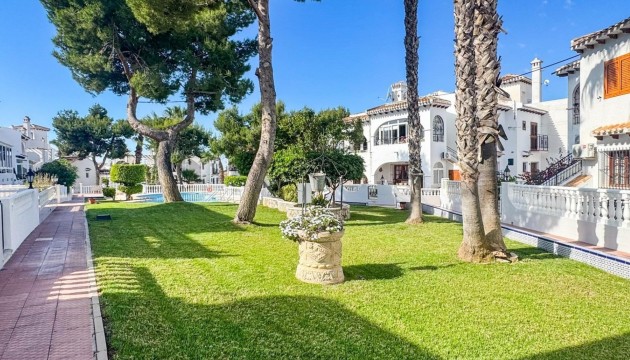 Resale - Bungalow - Torrevieja - Nueva Torrevieja - Aguas Nuevas