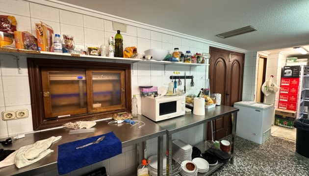 Resale - Commercial - Torrevieja - Playa del Cura