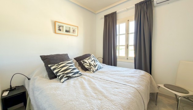 Resale - Apartment - Torrevieja - Punta Prima