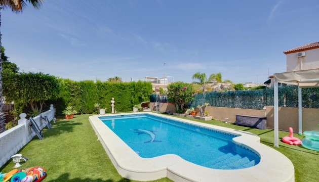 Reventa - Chalet Independiente - La Marina