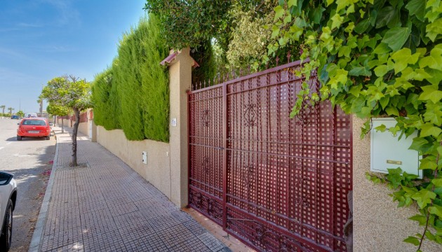 Reventa - Chalet Independiente - La Marina