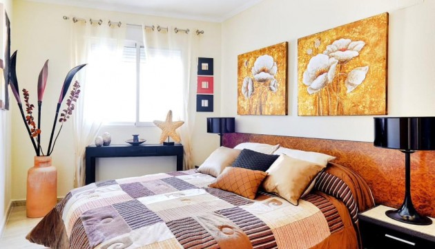 Resale - Apartment - Orihuela Costa - Campoamor