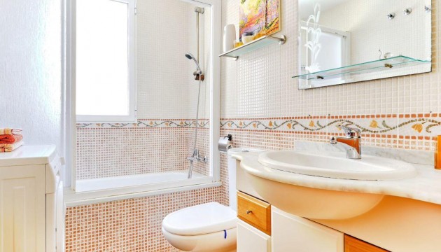 Resale - Apartment - Orihuela Costa - Campoamor