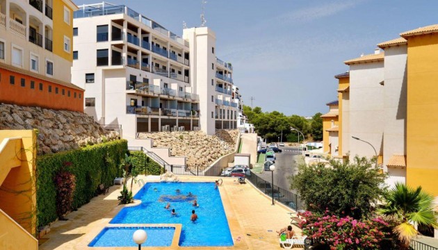 Resale - Apartment - Orihuela Costa - Campoamor