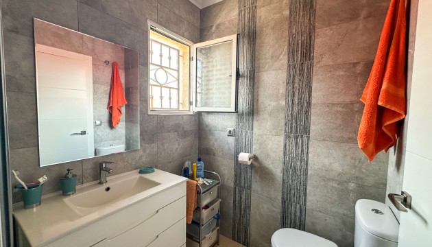 Resale - Bungalow - Orihuela Costa - Punta Prima