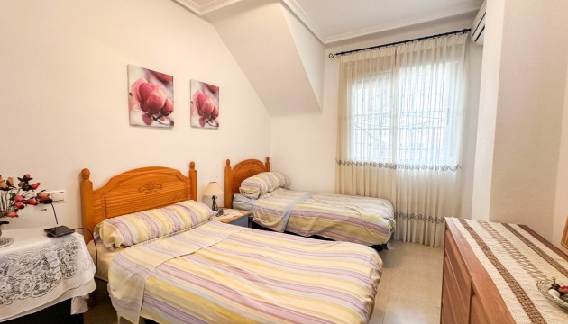 Resale - Bungalow - Orihuela Costa - Punta Prima