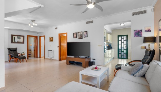 Odsprzedaż - Detached Villa - Ciudad Quesada