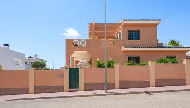 Odsprzedaż - Detached Villa - Ciudad Quesada