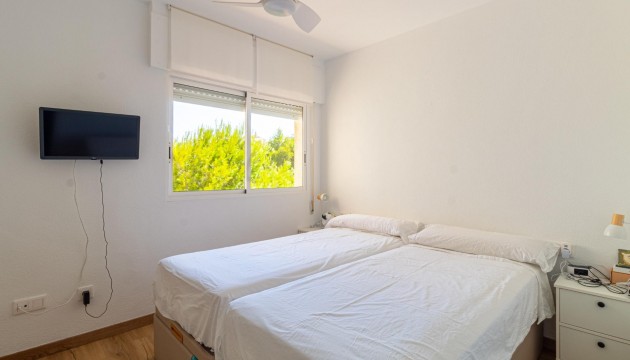 Resale - Apartment - Orihuela Costa - Campoamor