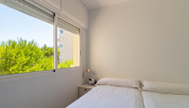 Resale - Apartment - Orihuela Costa - Campoamor