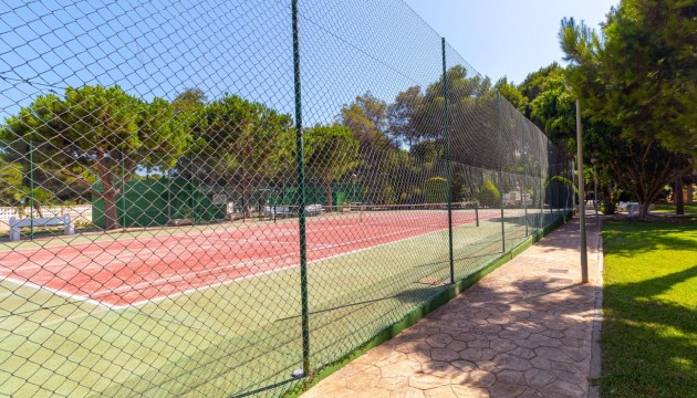 Resale - Apartment - Orihuela Costa - Campoamor