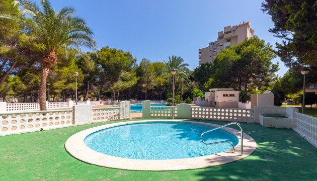 Resale - Apartment - Orihuela Costa - Campoamor