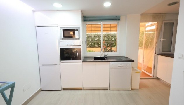 Resale - Apartment - Orihuela Costa - Campoamor
