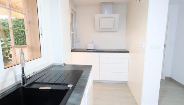 Resale - Apartment - Orihuela Costa - Campoamor
