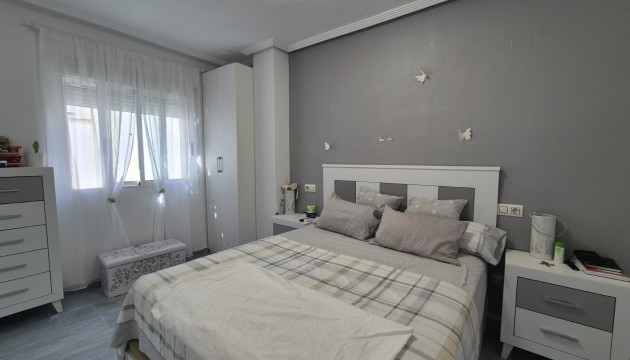 Resale - Bungalow - Torrevieja