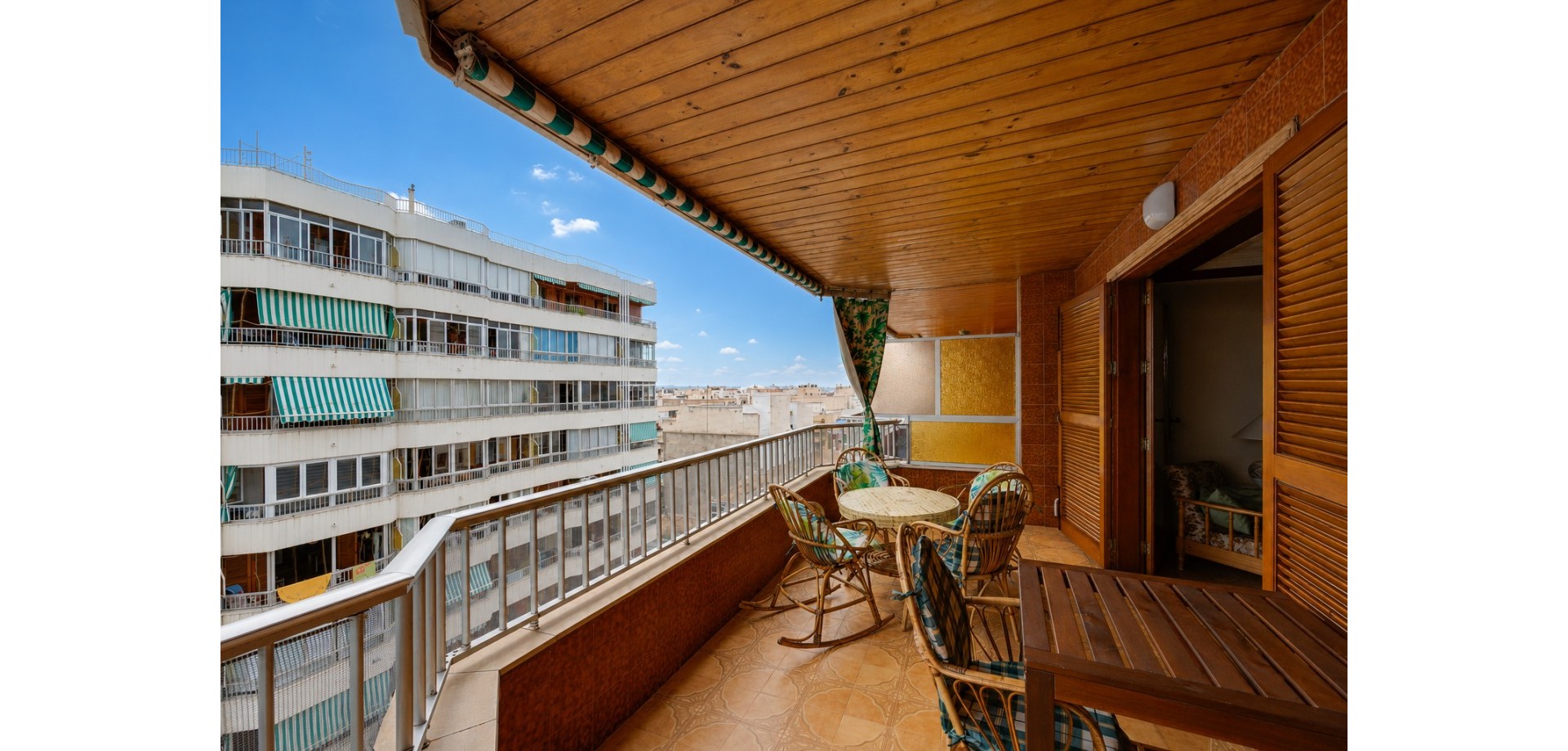 Apartment in Torrevieja - Image 2