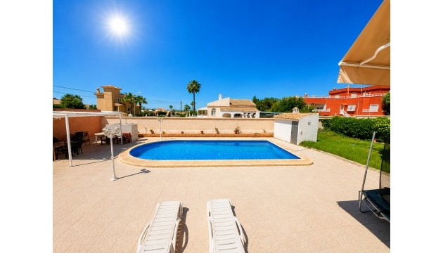 Wiederverkauf - Detached Villa - Torrevieja - La Siesta - El Salado -  Torreta