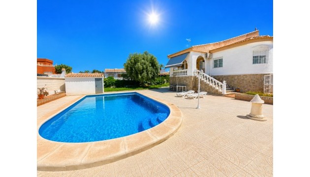 Wiederverkauf - Detached Villa - Torrevieja - La Siesta - El Salado -  Torreta