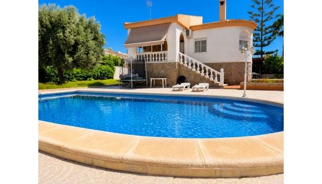 Wiederverkauf - Detached Villa - Torrevieja - La Siesta - El Salado -  Torreta