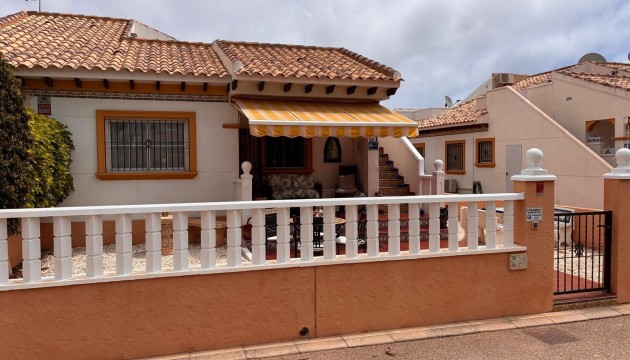 Wiederverkauf - Semi Detached Villa - Orihuela Costa - Lomas de Cabo Roig