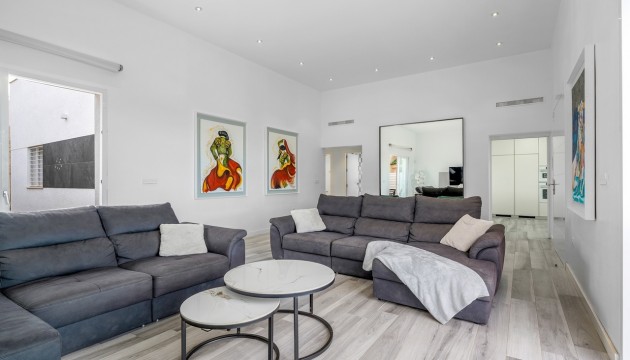 Resale - Detached Villa - Algorfa
