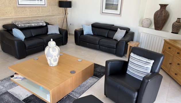 Herverkoop - Detached Villa - Pinar de Campoverde