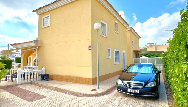 Herverkoop - Detached Villa - Orihuela Costa - Villamartín
