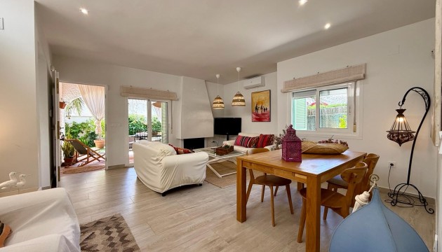 Wiederverkauf - Detached Villa - Orihuela Costa - Campoamor