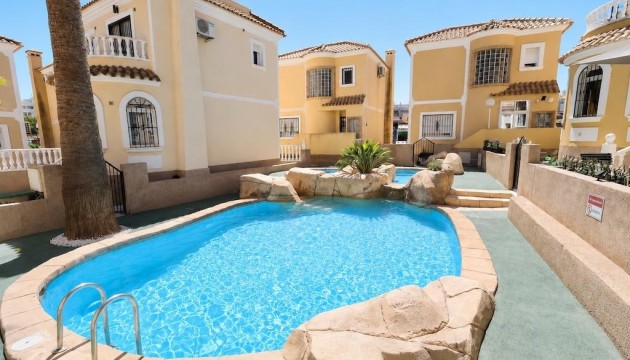 Odsprzedaż - Detached Villa - Orihuela Costa - Villamartín